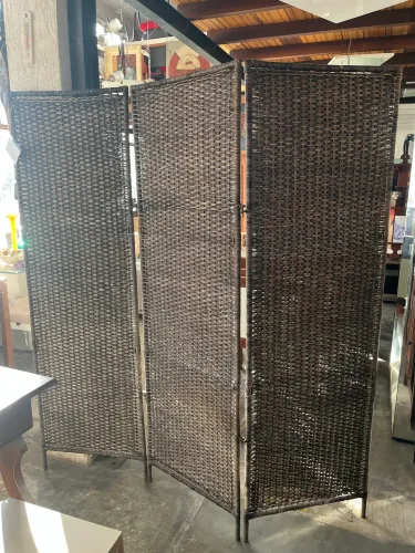 Biombo palha e ferro