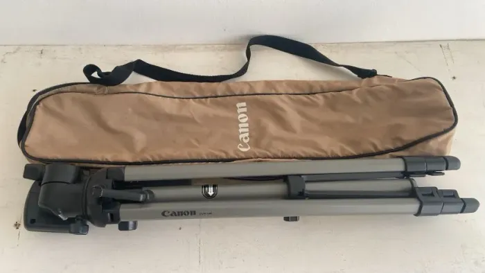 Tripé filmadora Canon CVP - 180 antigo