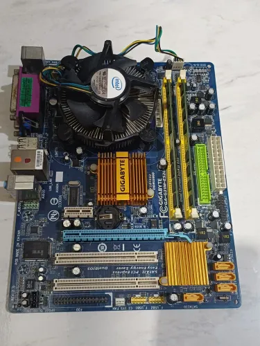 Kit placa mae ddr2,completo vai com 4gb de memoria