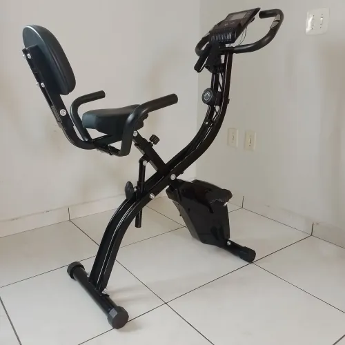 Bicicleta ergométrica, com puxador Remada.