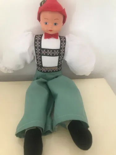 Boneco De Pano Com Traje Típico De Blumenau Sc (Usado)