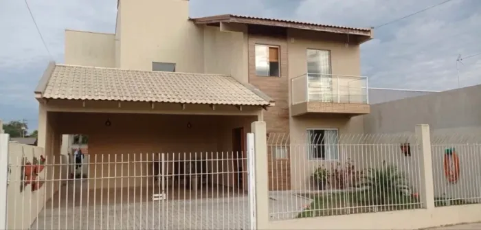 Vendo Sobrado em Tibagi, ótima localização