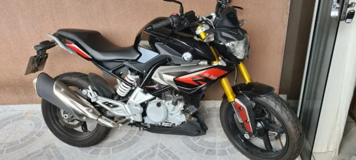Moto BMW G310 R, bem conservada
