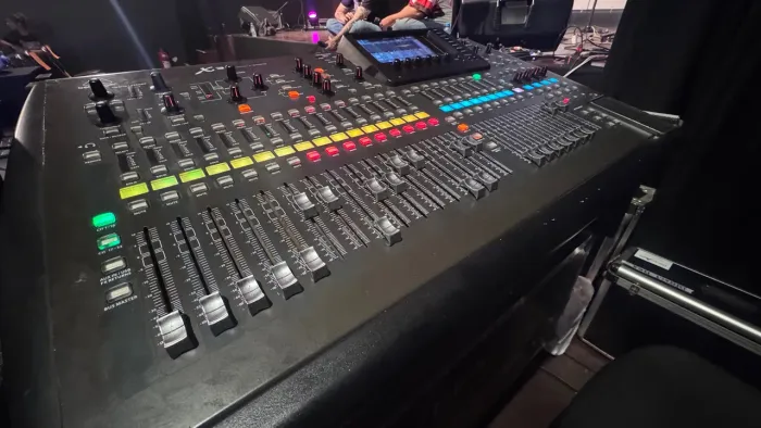 Mesa de Som Digital Behringer X32 c Case