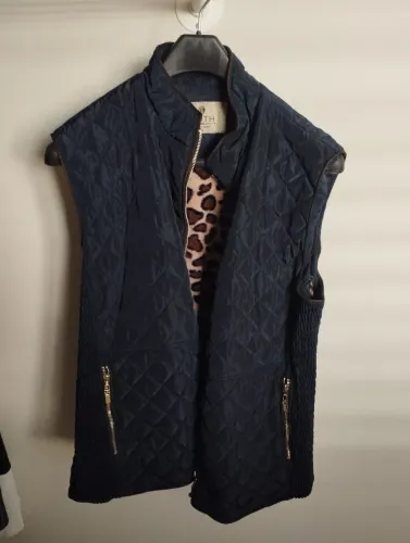 Colete Feminino Azul Marinho Matelassê