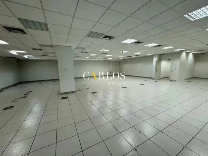Loja na Raja Gabáglia com ampla fachada e 16 vagas