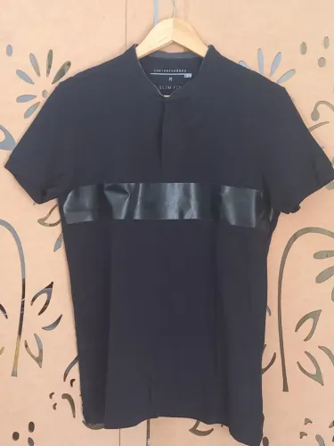 Camisa Gola Curta Preta (M)