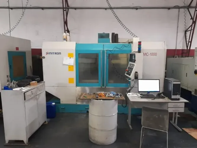 Centro de Usinagem Sinitron 