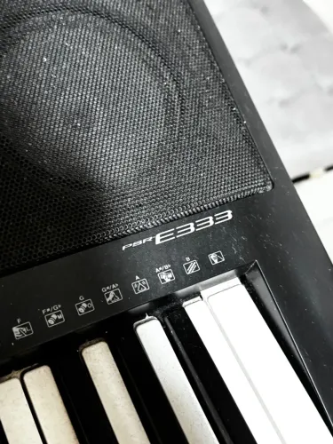 Teclado Yamaha PSR-E333