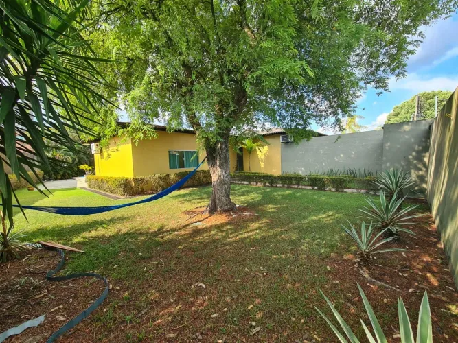 Locação de casa em cond com 4 quartos