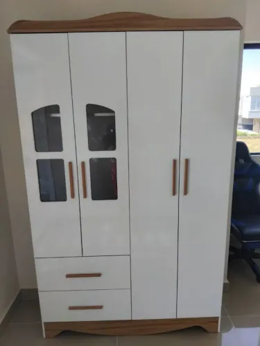 Guarda roupa infantil