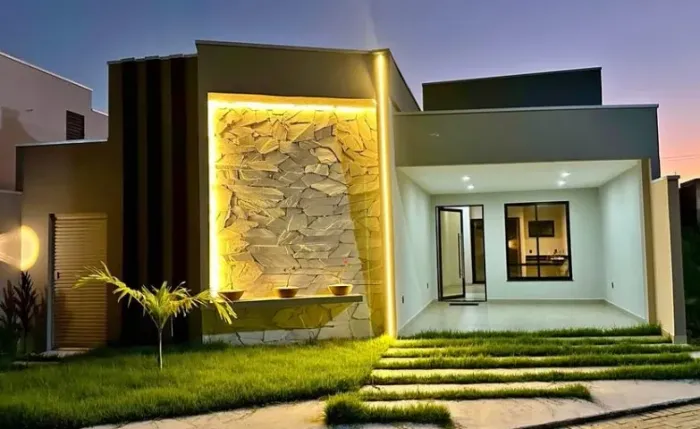 - CASA À VENDA EM CONDOMÍNIO 