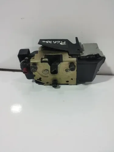 Fechadura trazeira direito Citroen Picasso 2005