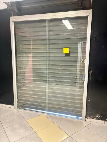 Porta de vidro  comercial 