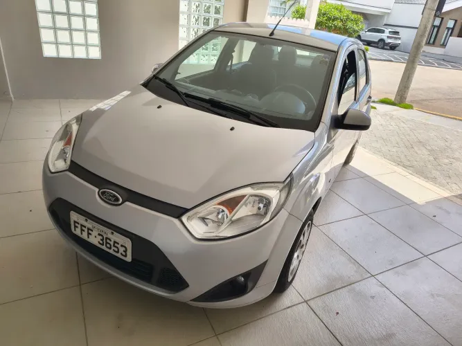Ford Fiesta Sedan SE 1.6 8V Flex 4P 2014