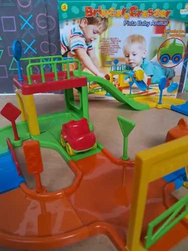 Pista De Carrinhos De Corrida Brinquedo Infantil C/ Caixa Cor Colorido