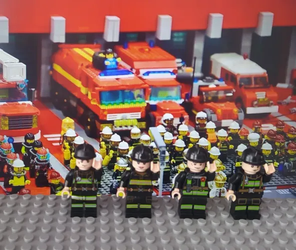 Bonecos e Minifiguras Bombeiros - City (blocos de montar tipo LEGO)