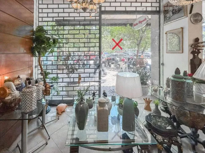 Loja 295m² | 3 Pavimentos e Quintal | 8m de Frente | Praça General Osório | Ipanema