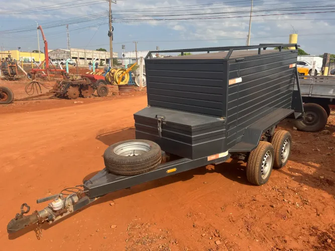 Carretinha baú trucada para camionete/ van 