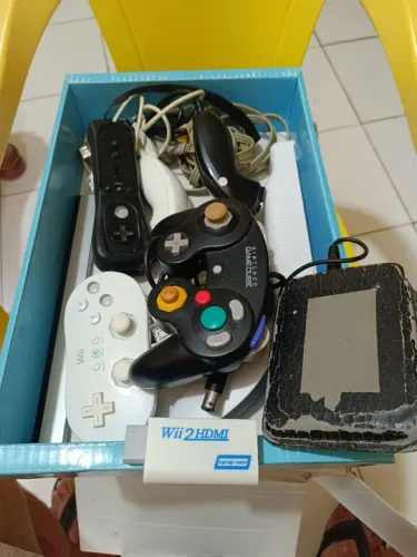 Wii com acessórios e jogos