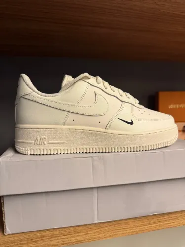 Tênis Nike Air Force 1 '07 Essential