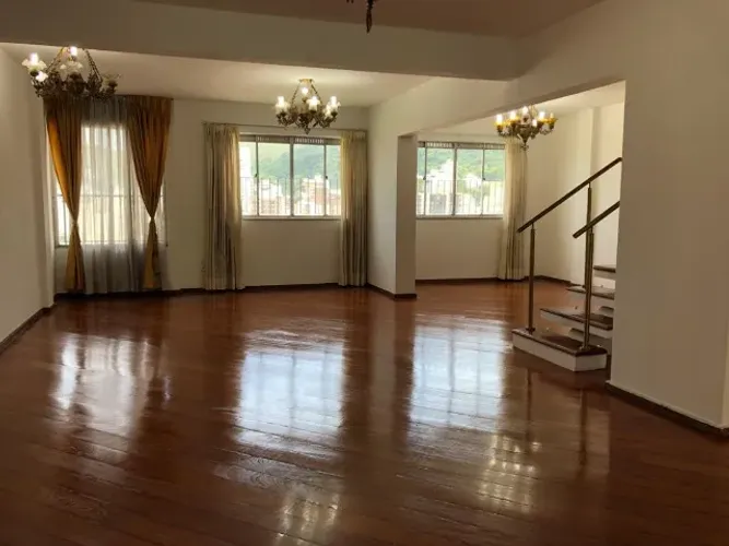 Cobertura 4 qts., próx.da Sta. Casa, excelente pra médico(a), 3 ste , sauna, 2 vg,