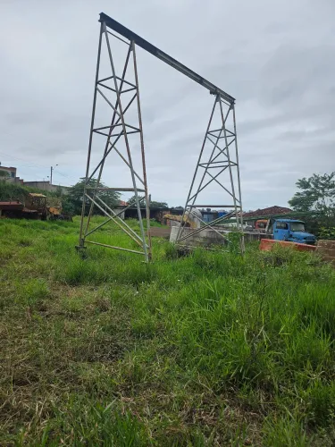 Estrutura metálica para comércio pórtico. 