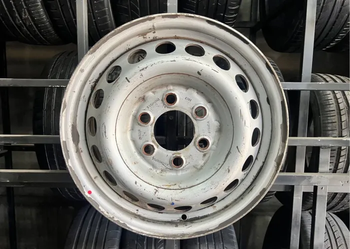 Roda de Ferro 16 Sprinter 6x130 Mercedes Benz R$499 / Roda Ferro 16 Sprinter 