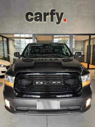 RAM CLASSIC LARAMIE 5.7 V8