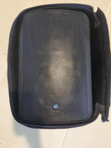 Par de Caixas RCF Monitor 8 - 300W Passivas - com Bag