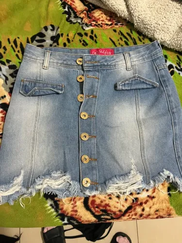Saia Jeans Destroyed com Botões