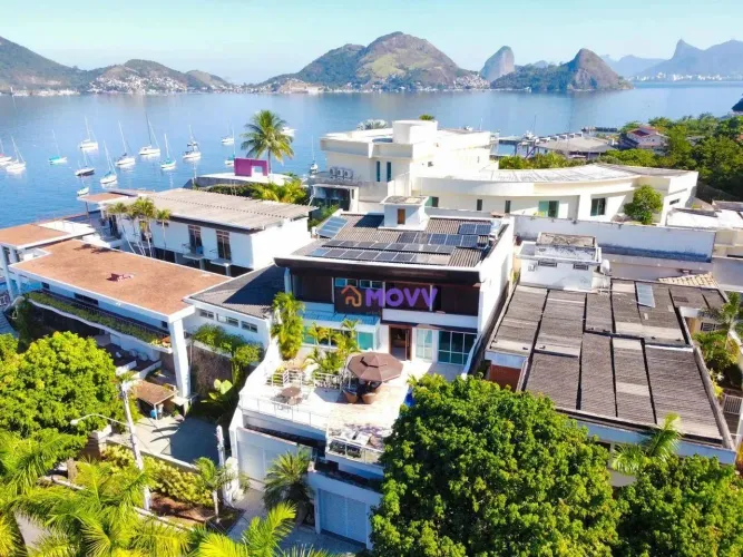 Condomínio - Casa de 5 quartos, 3 suítes e 2 vagas à venda, 395 m², por R$ 4.500.000 - São