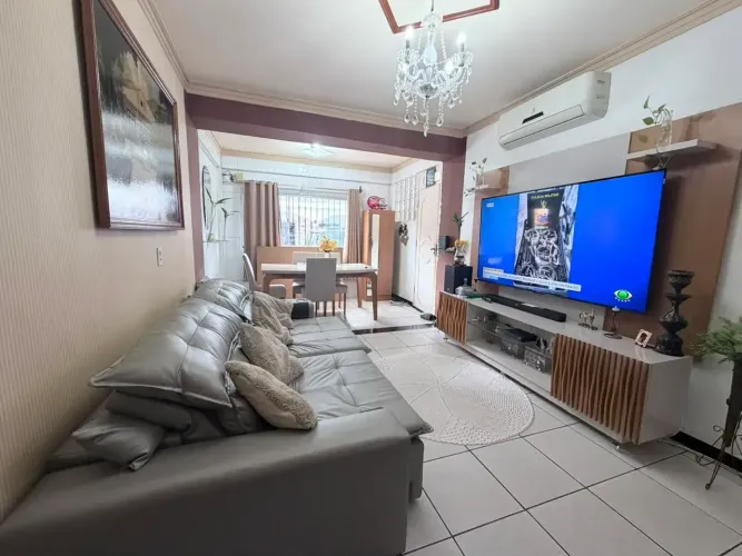 Apartamento térreo com excelente localização no Conjunto Costa e Silva, Castanheira. Não f