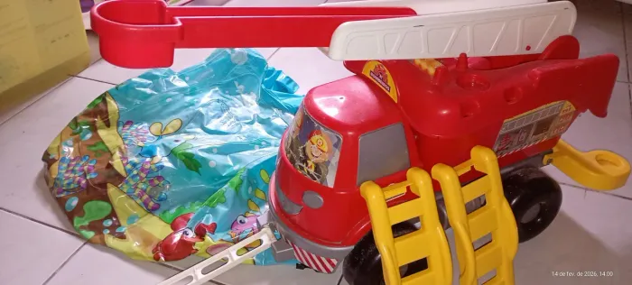 Carrinho de praia + colete inflável novo R$ 65