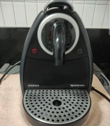 cafeteira Nespresso Essenza