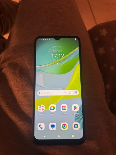 Moto e13 