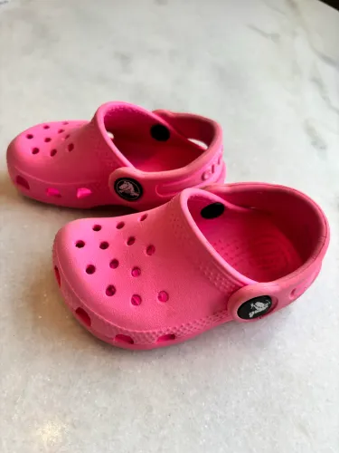 Crocs infantil