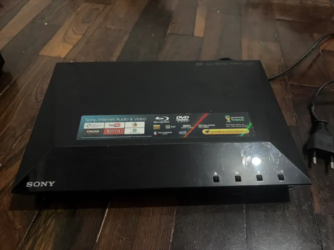 Aparelho de Blu ray Sony e smart tv