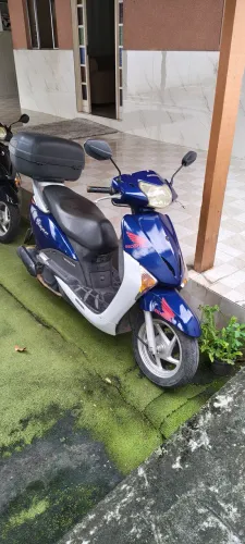 Honda Lead Luxo com baú extra pra fazer a compra do mês