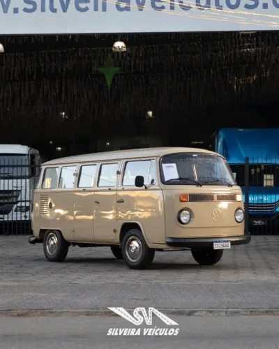 Volkswagen Kombi Standard/ Luxo/ Serie Prata 1986