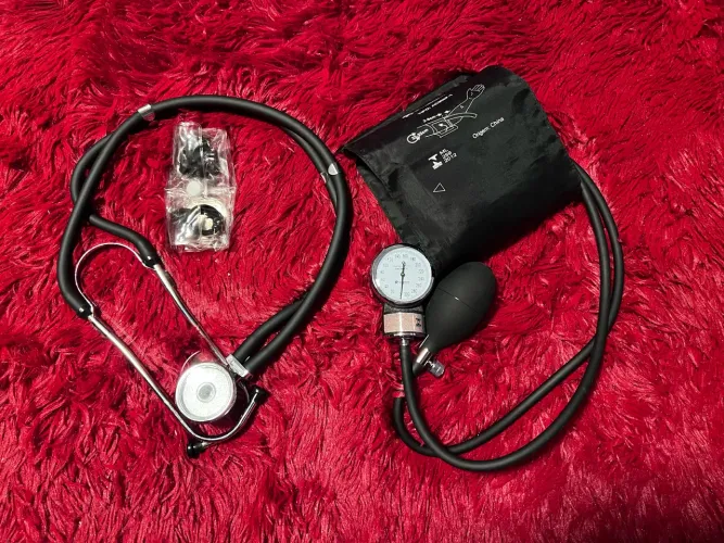 Kit com Estetoscópio e Aparelho de Pressão