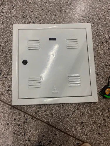 Porta de Inspeção / Alçapão Metálico com Ventilação para Shaft / Telefonia 45x45