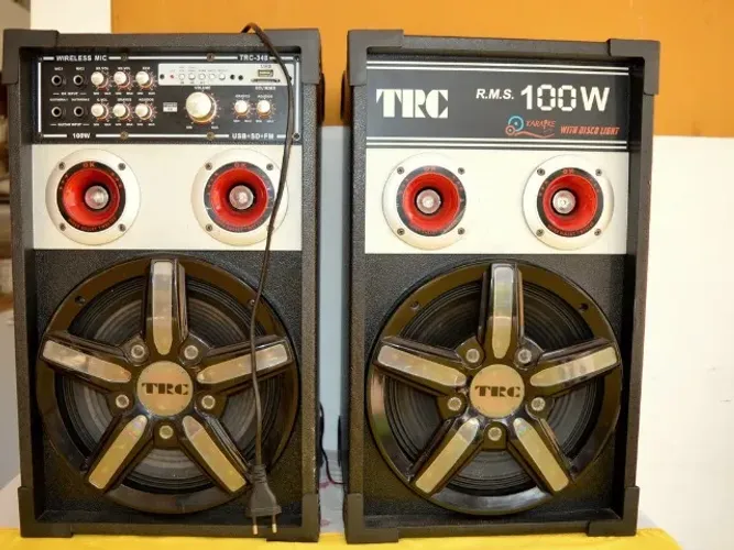 Caixas de Som TRC 100Watts, Completas USB, SD, FM Seminovas.