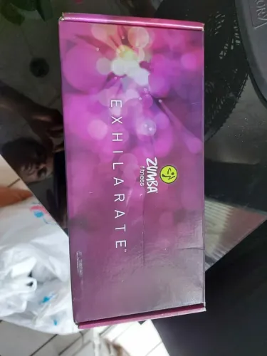 Kit Zumba com 7  Dvd's e 1 par de maracas