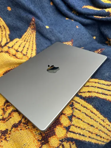 Macbook pro m2