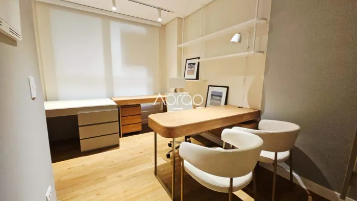 Sala Comercial Mobiliada para Alugar no Human Batel 22 m² com Recepção e Consultório Pron