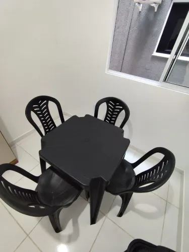 Mesa de plástico + cadeira