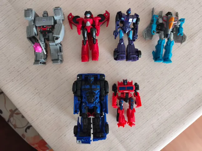 Transformers Cyberverse e outros 9cm