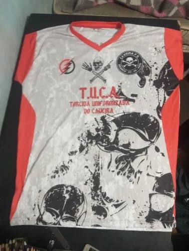 Vendo essa camiseta de futebol estilosa tamanho GG de malha poliéster