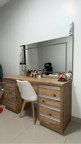 Vendo Penteadeira com Espelho